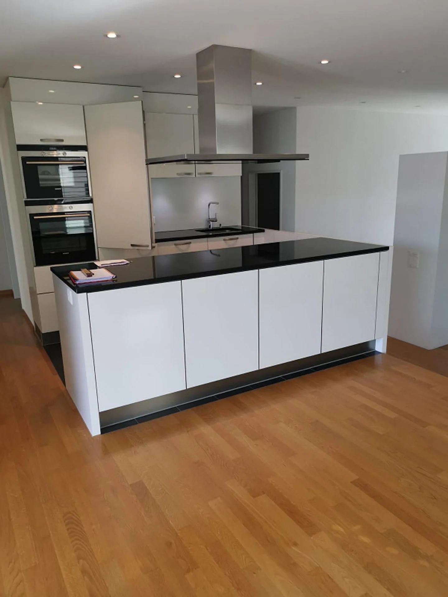 Charming 4.5 Room Apartment - Photo 1 of 12