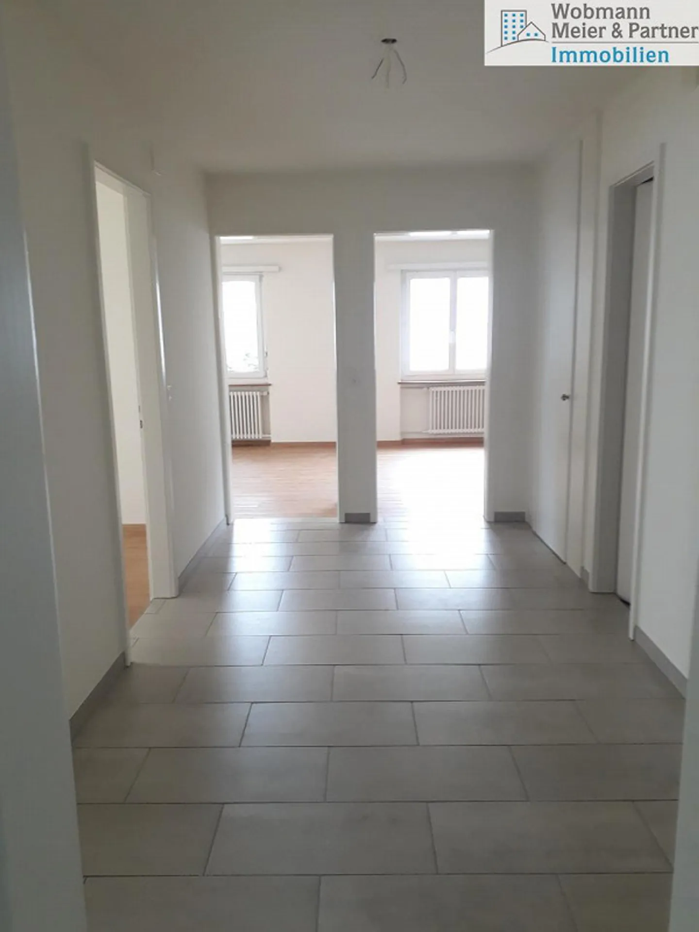 Grosszügige 3,5 Zimmerwohnung - Foto 2 von 13