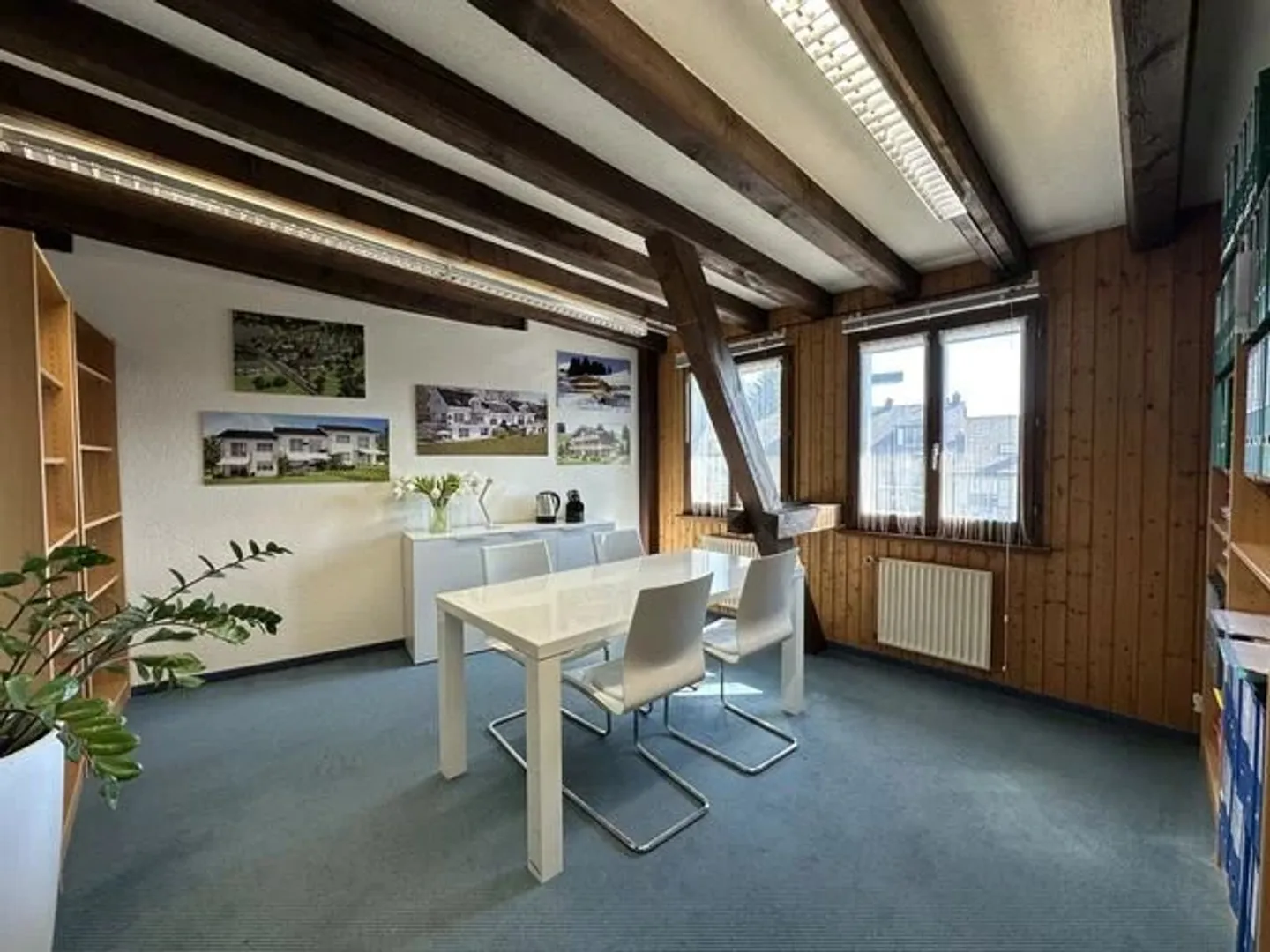 Ufficio al 1° piano con: una stanza, una sala archivio, un bagno/doccia - Foto 2 di 4