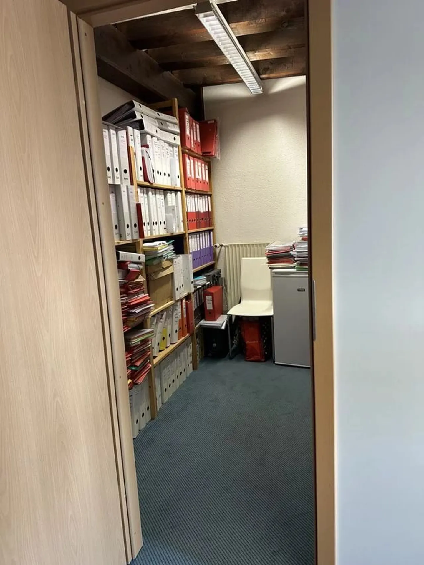 Ufficio al 1° piano con: una stanza, una sala archivio, un bagno/doccia - Foto 3 di 4