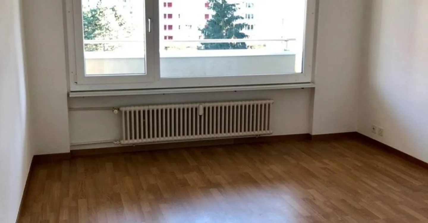 Cozy, centrally located apartment near Shoppi-Tivoli - Photo 4 of 5