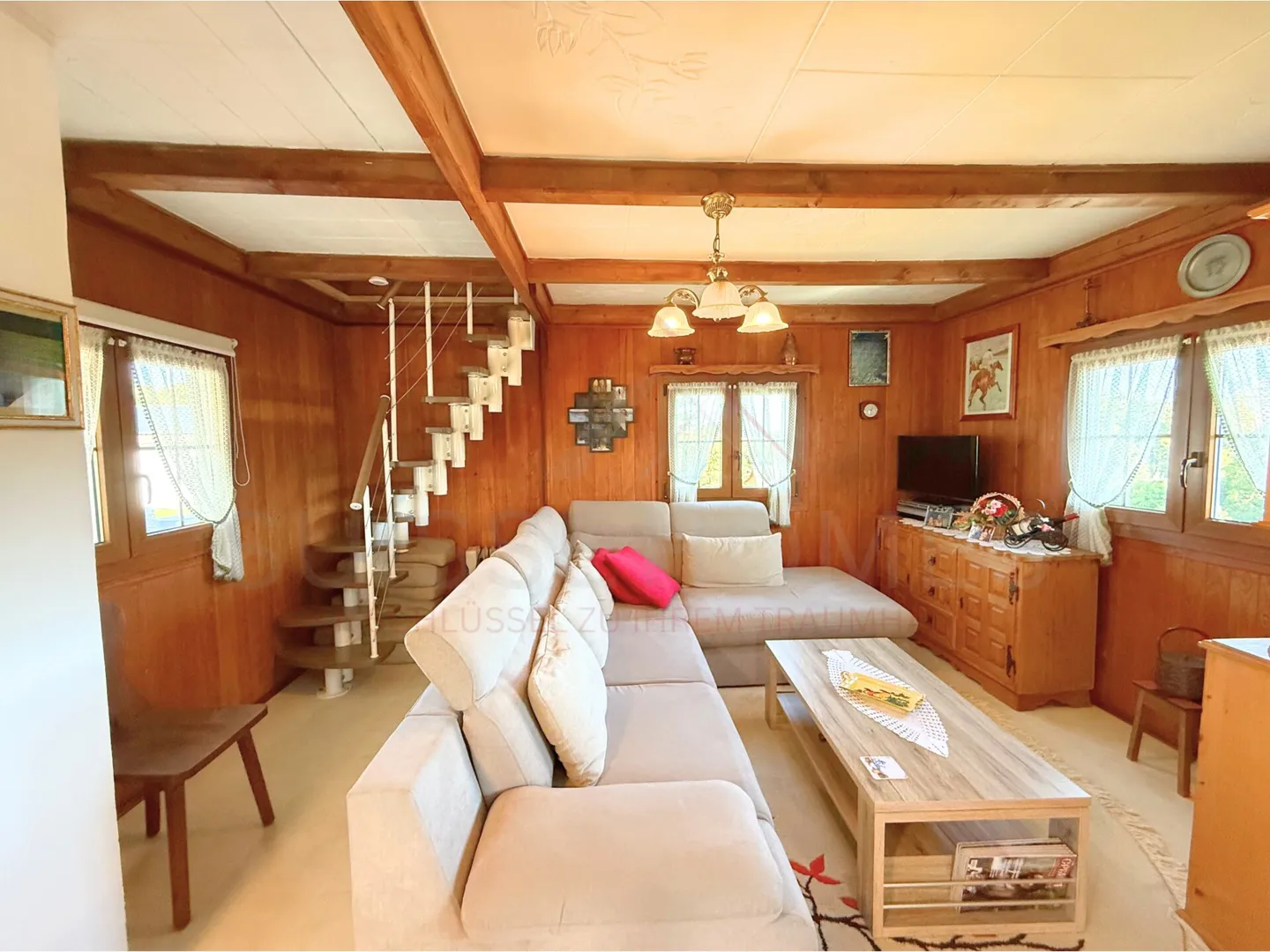 Casa indipendente affascinante a La Chaux-de-Fonds - autenticità preservata e comfort - Foto 5 di 20