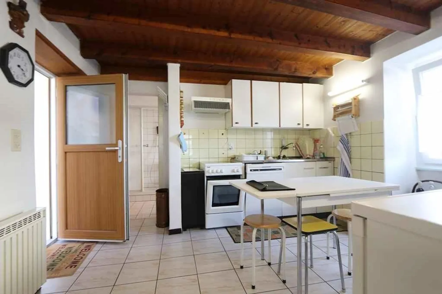 Chalet d'angle de 4 1/2 pièces avec balcon et coin jardin - Photo 6 sur 18