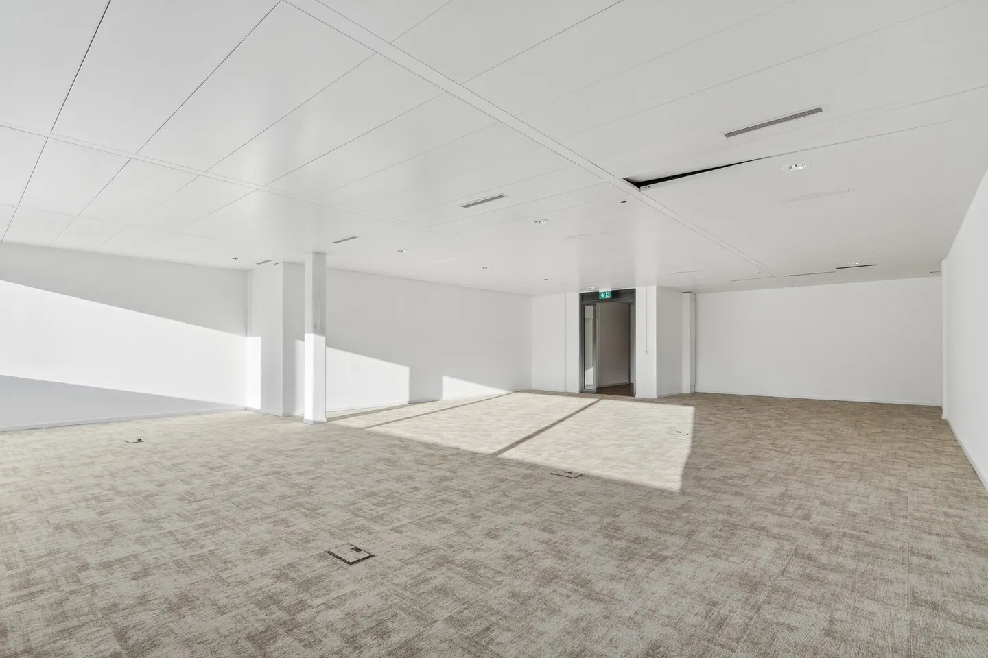 Office of 142 m² for rent in Terre Bonne - Photo 2 of 7