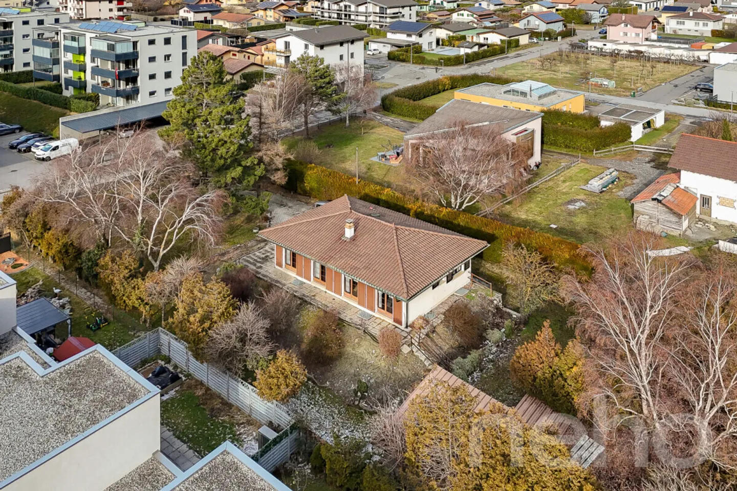 Haus mit großer Garage/Werkstatt und Garten - Foto 10 von 12
