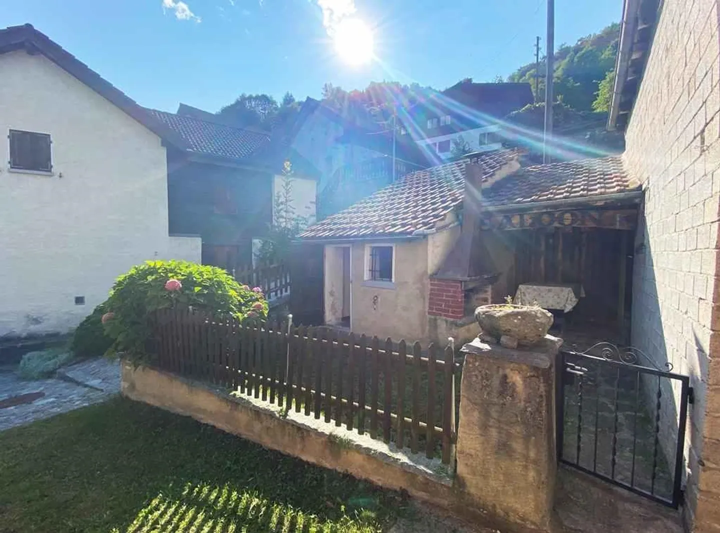 Chalet d'angle de 4 1/2 pièces avec balcon et coin jardin - Photo 18 sur 18