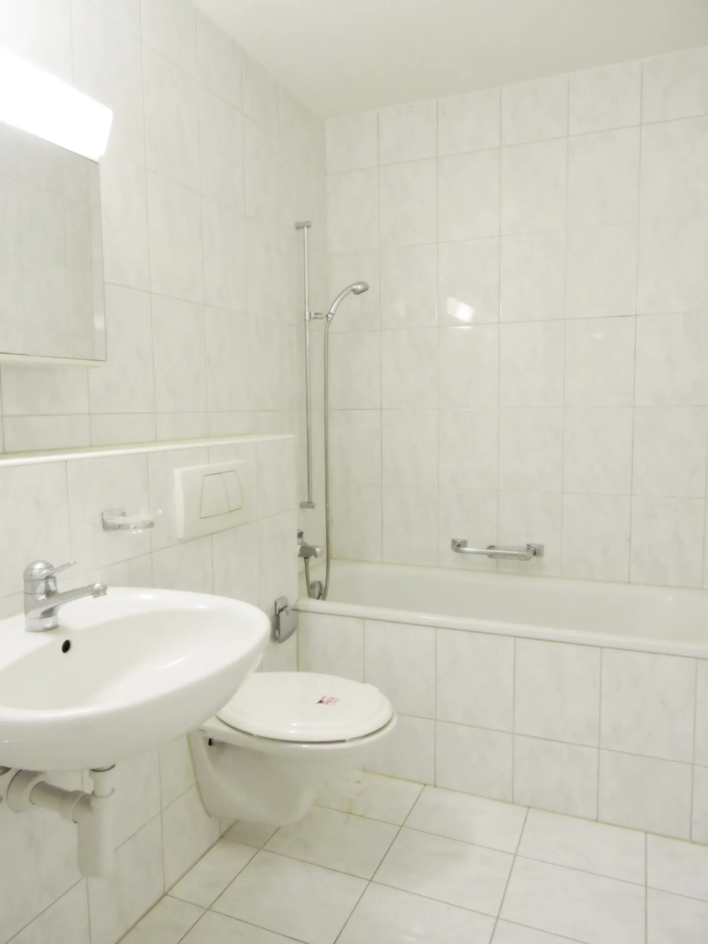 Zentrale 3-Zimmer Wohnung in Nidau - Foto 6 von 6