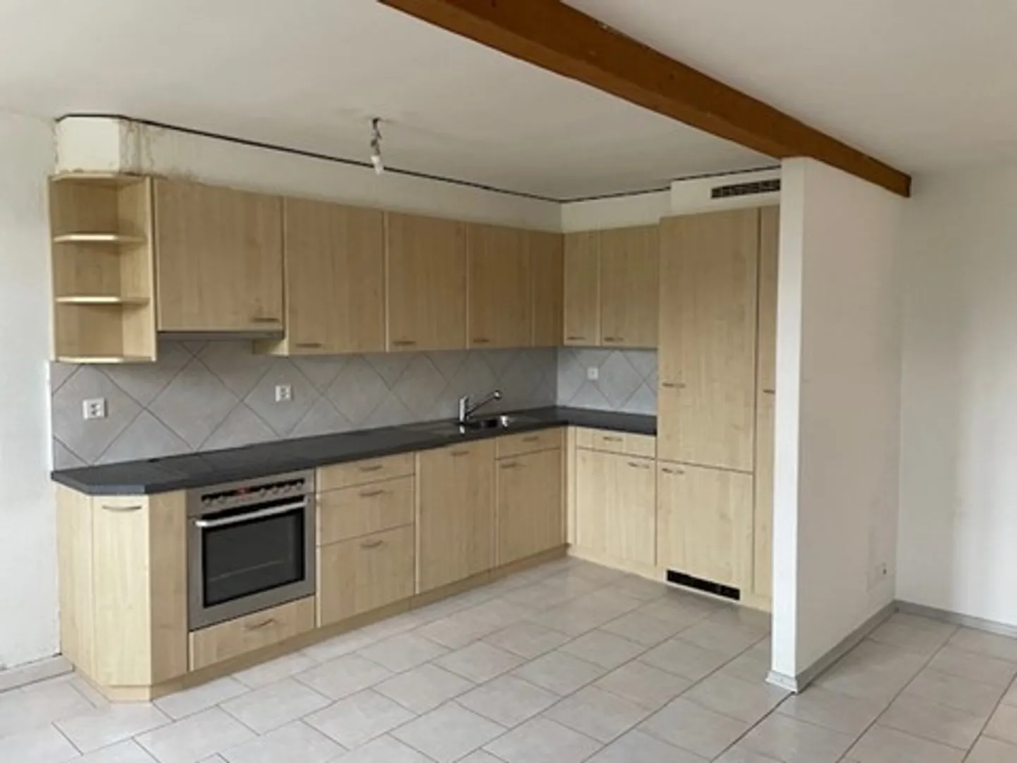 Appartement Charmant avec Jardin Privatif - Photo 2 sur 4