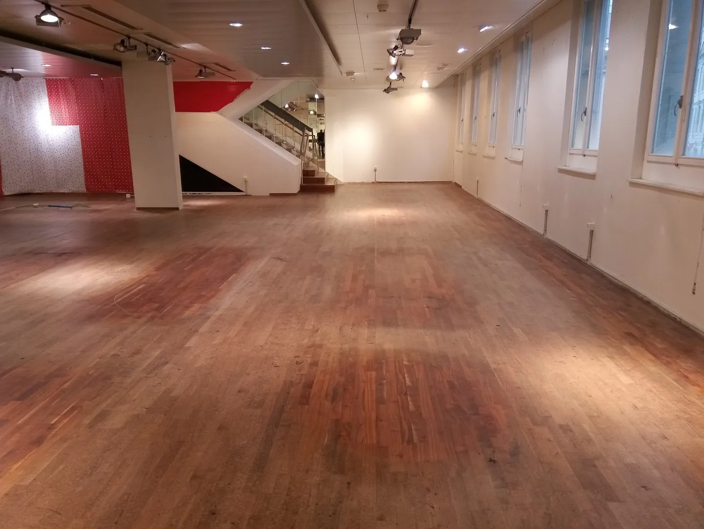 Commercial space of approximately 564 m2 on three levels in Lausanne - Photo 4 of 6