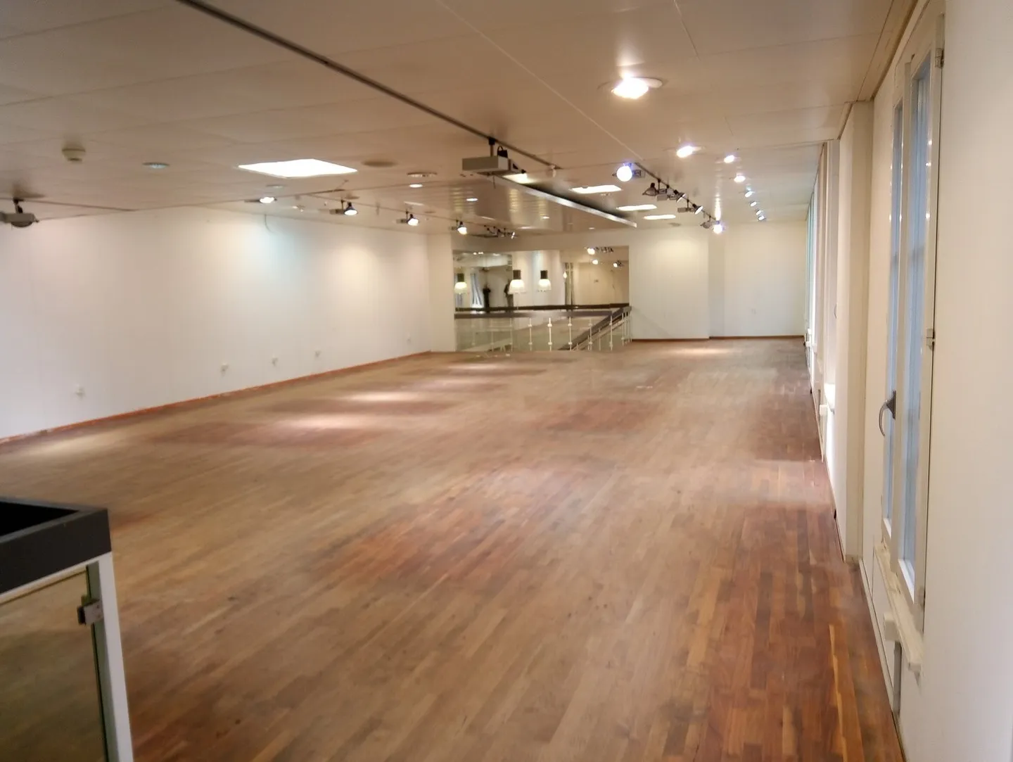 Commercial space of approximately 564 m2 on three levels in Lausanne - Photo 5 of 6