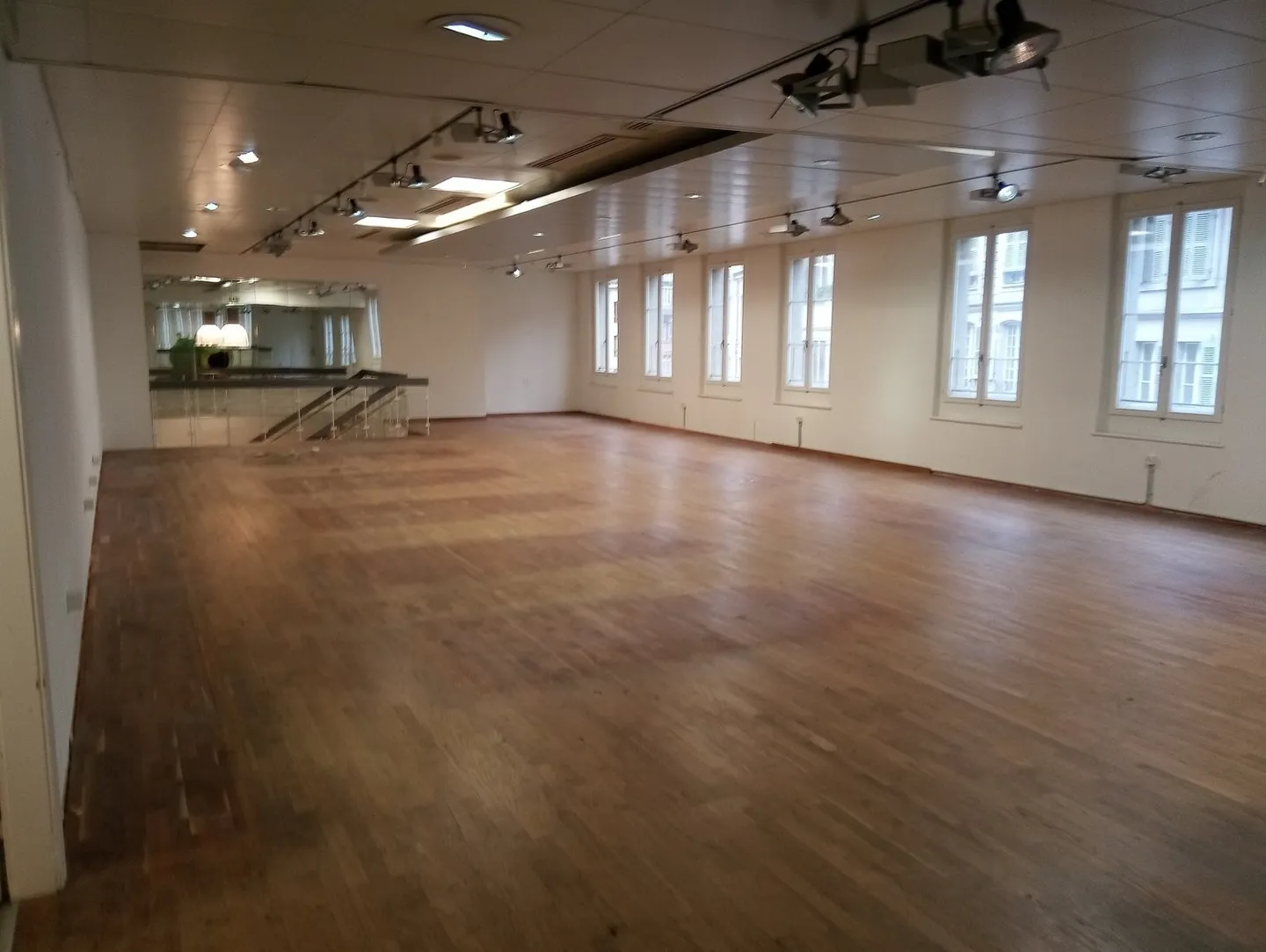 Commercial space of approximately 564 m2 on three levels in Lausanne - Photo 6 of 6