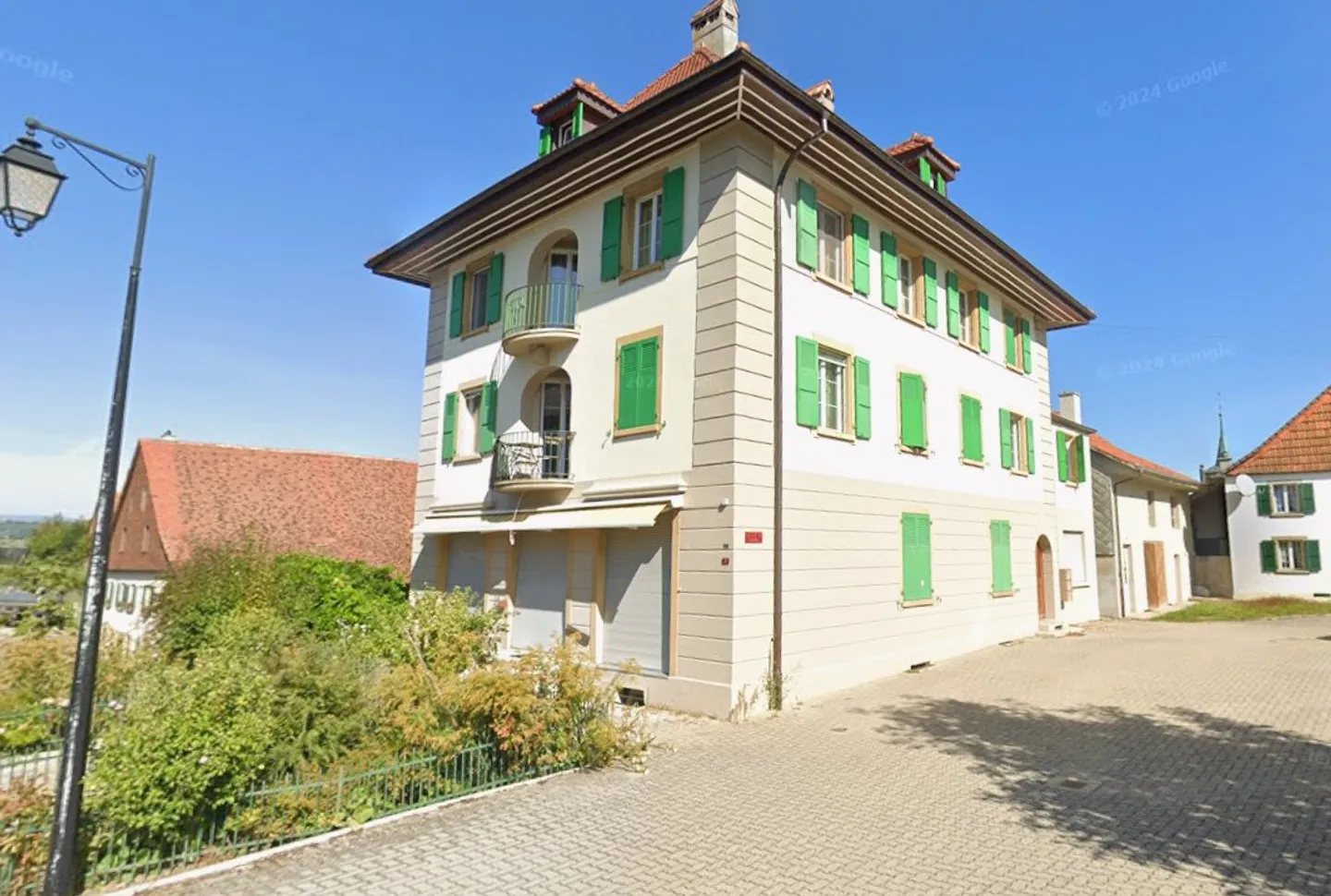 In affitto - Ampio appartamento di 4,5 stanze - Foto 1 di 9