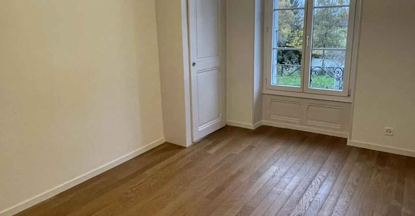 Charming 3-room renovated apartment with terrace in a peaceful environment - Photo 5 of 7