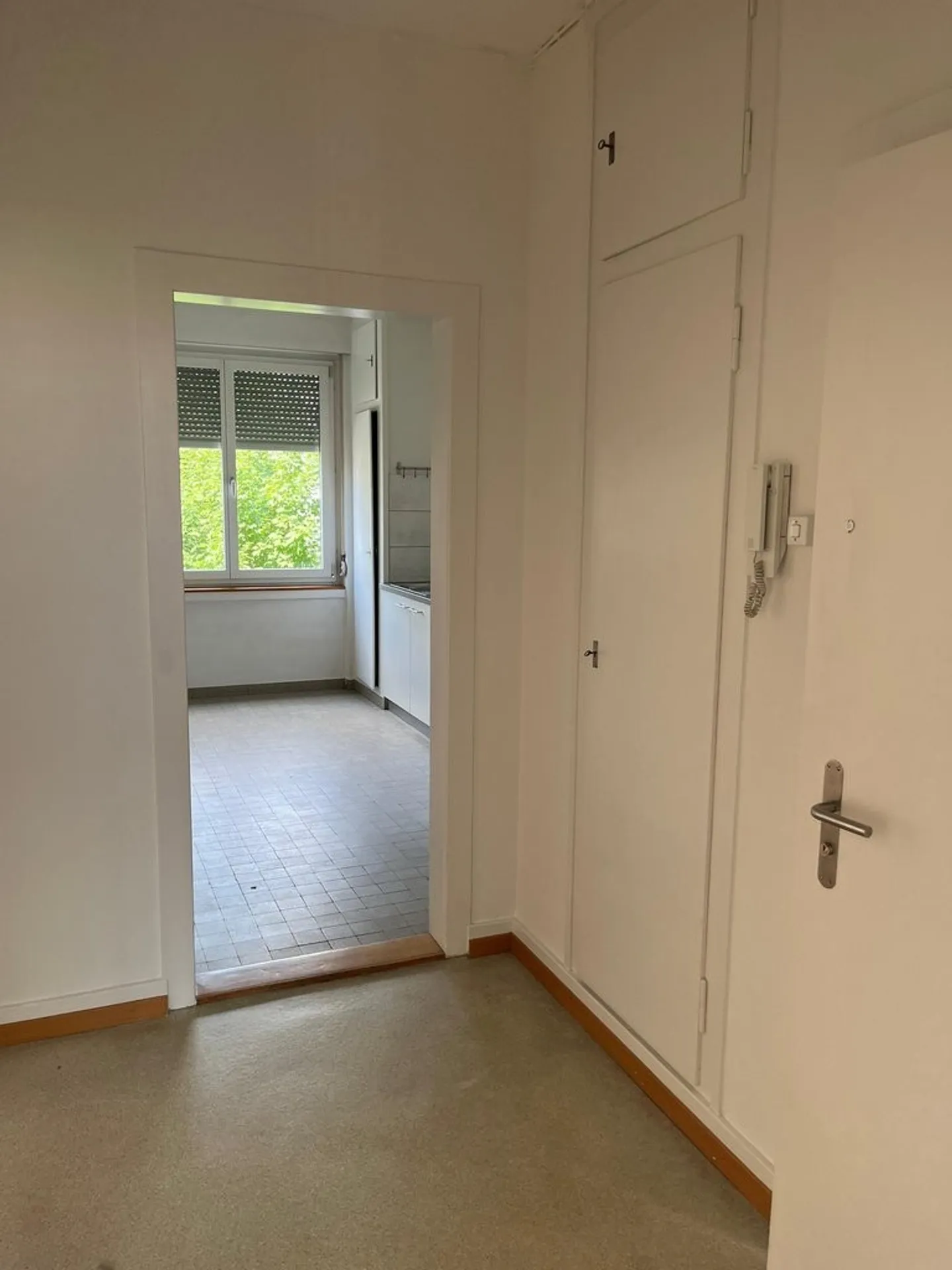 Plenty of Space & Balcony: 2-Room Apartment in Prime Location - Photo 1 of 12