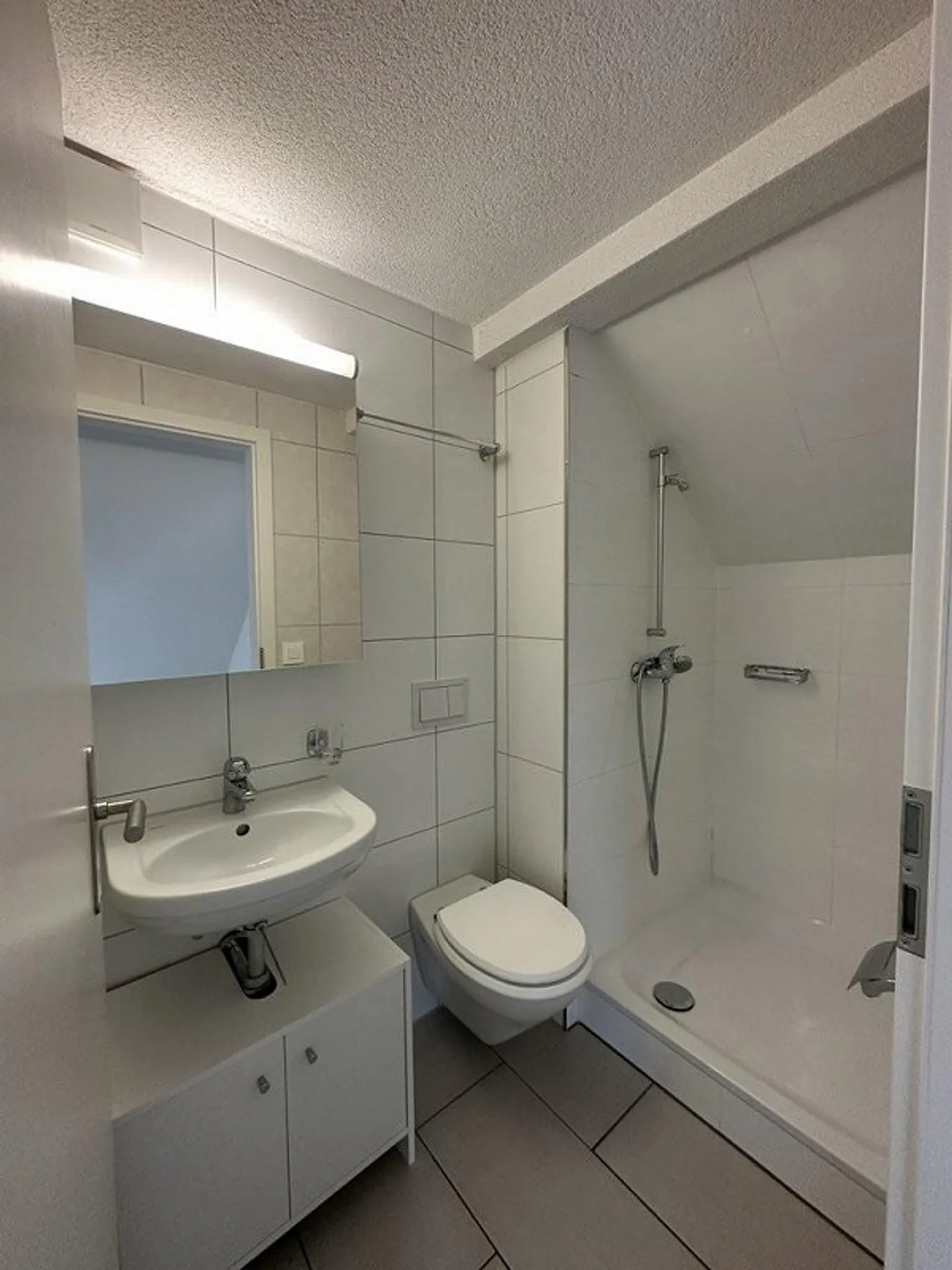 Don't hesitate - your new home is waiting for you! - Photo 3 of 6