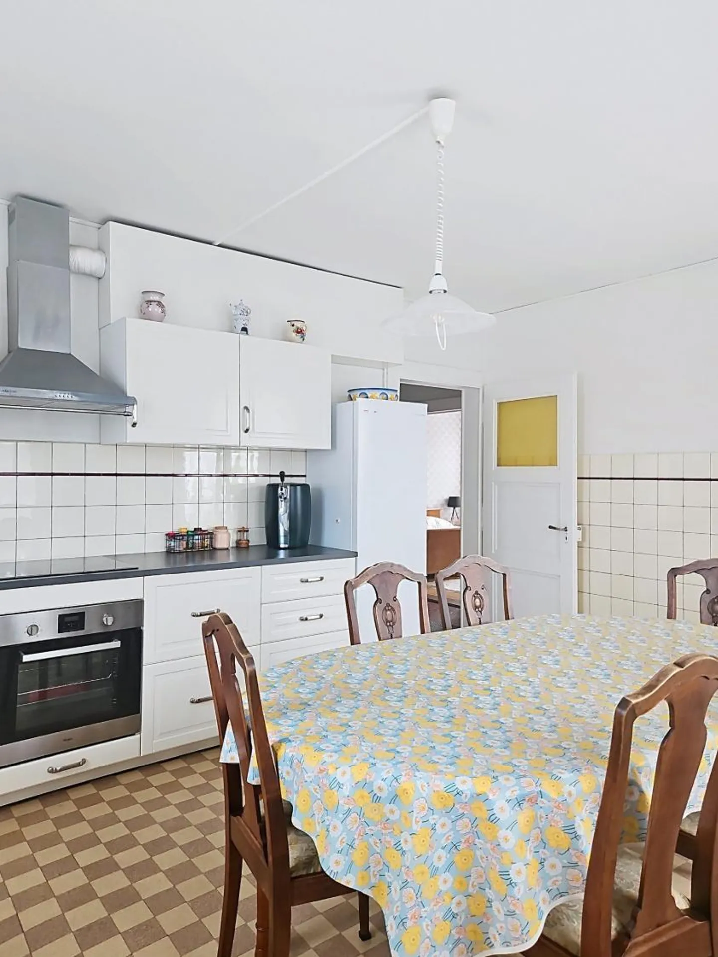 In affitto - Ampio appartamento di 4,5 stanze - Foto 7 di 9