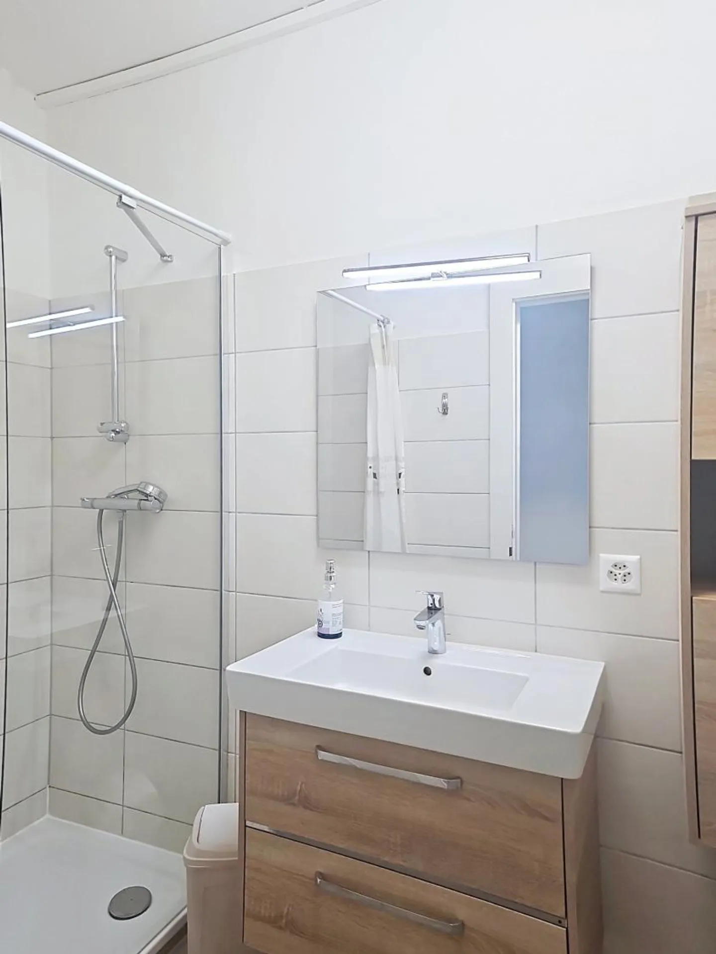 In affitto - Ampio appartamento di 4,5 stanze - Foto 8 di 9