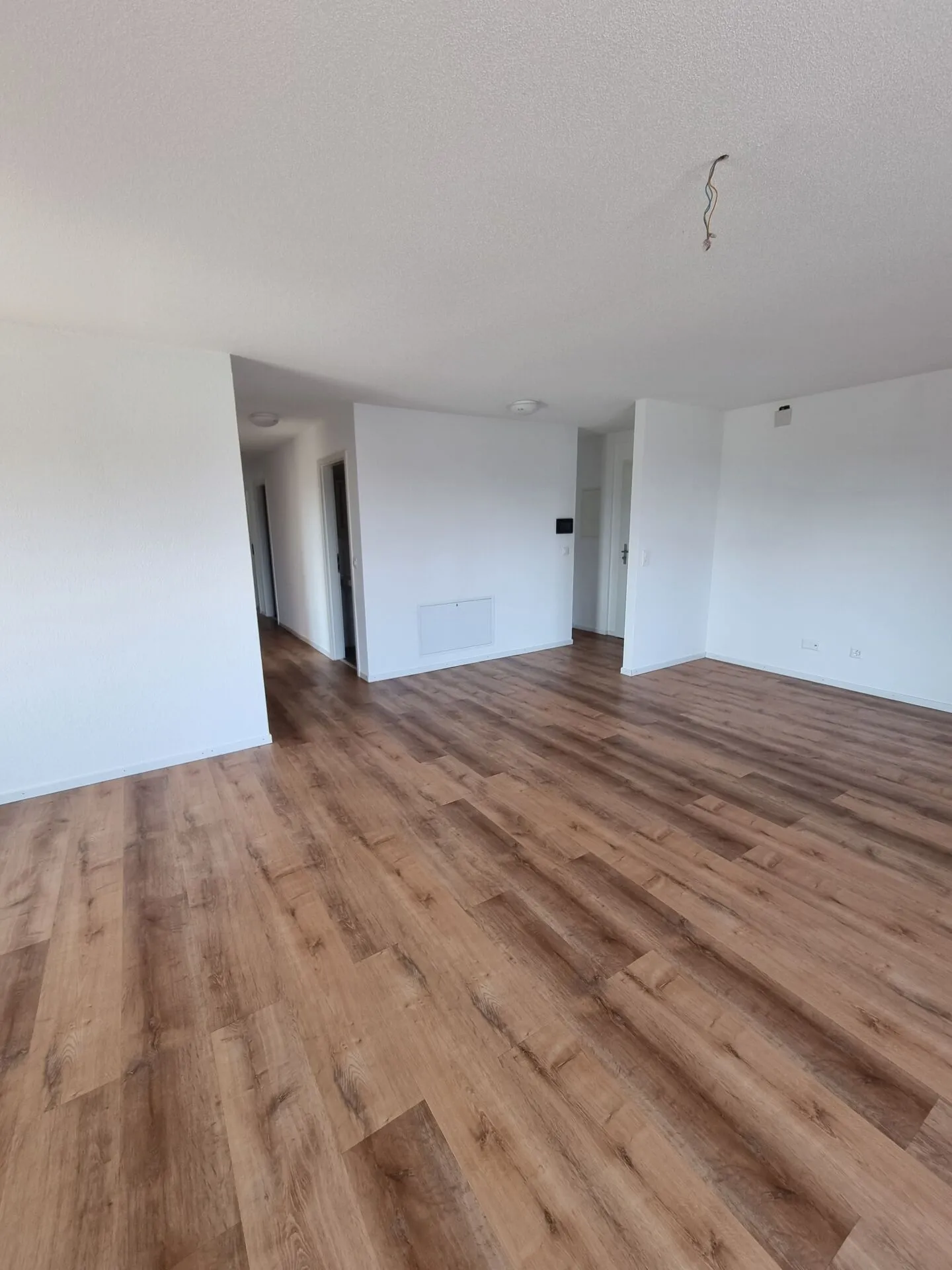 Appartement 5.5 pièces neuf avec balcon à Meinisberg à louer - Photo 5 sur 7