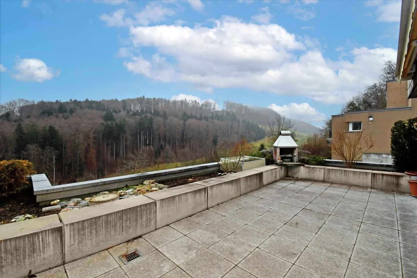 Charmantes Terrassenhaus mit Aussicht - Foto 2 von 13