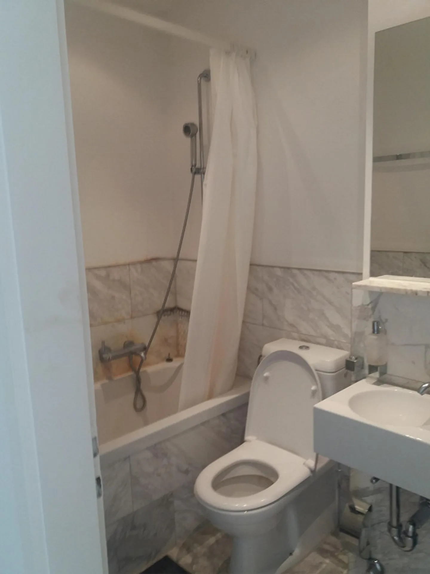 Charmante appartement 1.5 pièces avec balcon à Zurich-Milchbuck, limité jusqu'au 31.03.2026 - Photo 7 sur 11