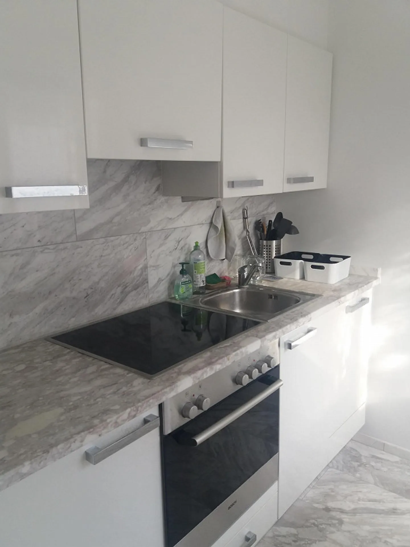 Charmante appartement 1.5 pièces avec balcon à Zurich-Milchbuck, limité jusqu'au 31.03.2026 - Photo 10 sur 11