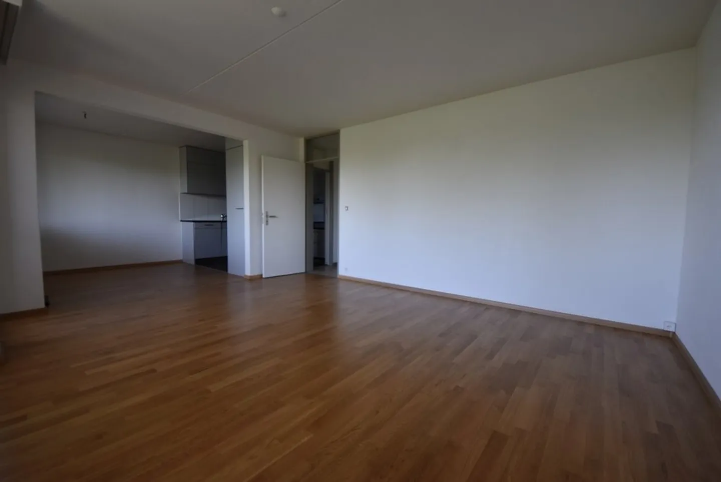 Charmante Wohnung mit Balkon - Foto 2 von 9