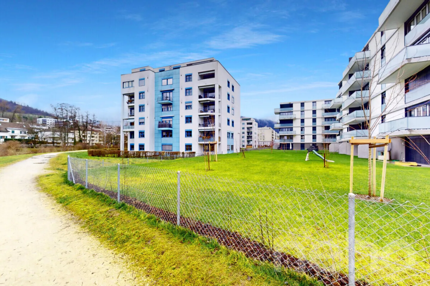 4.5 rooms with balcony and panoramic view - Top floor - Photo 12 of 13