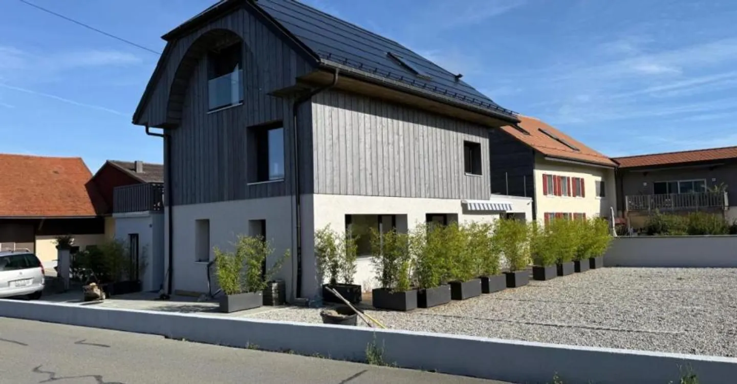 Rental building in Vuissens - Photo 1 of 12