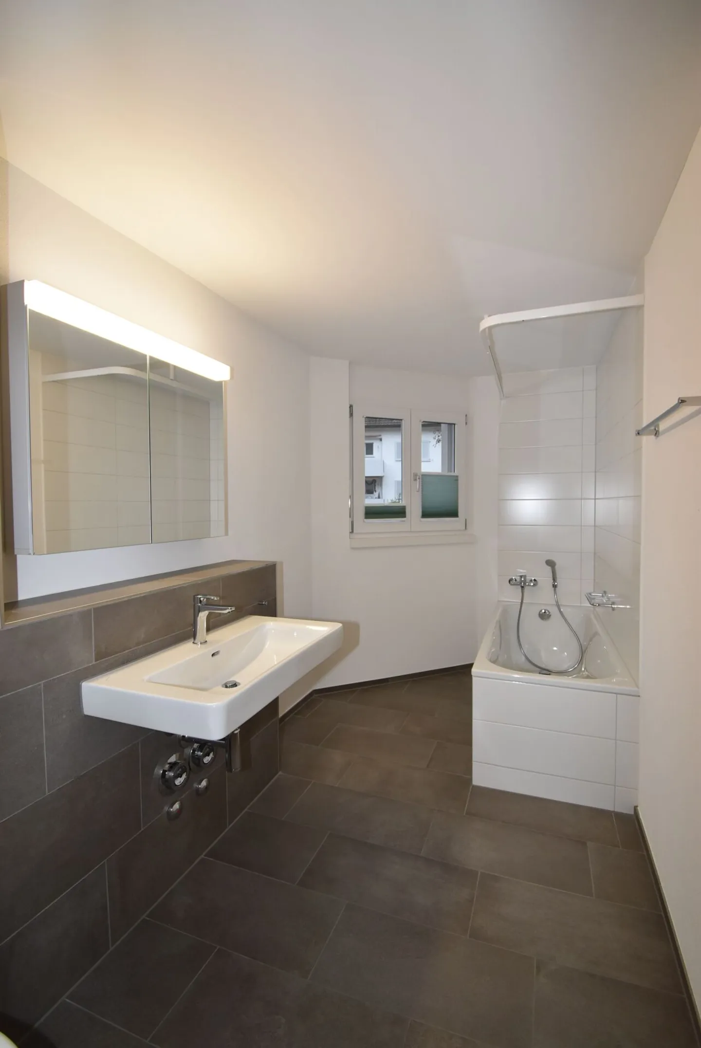 Moderne Erdgeschosswohnung - Foto 3 von 13