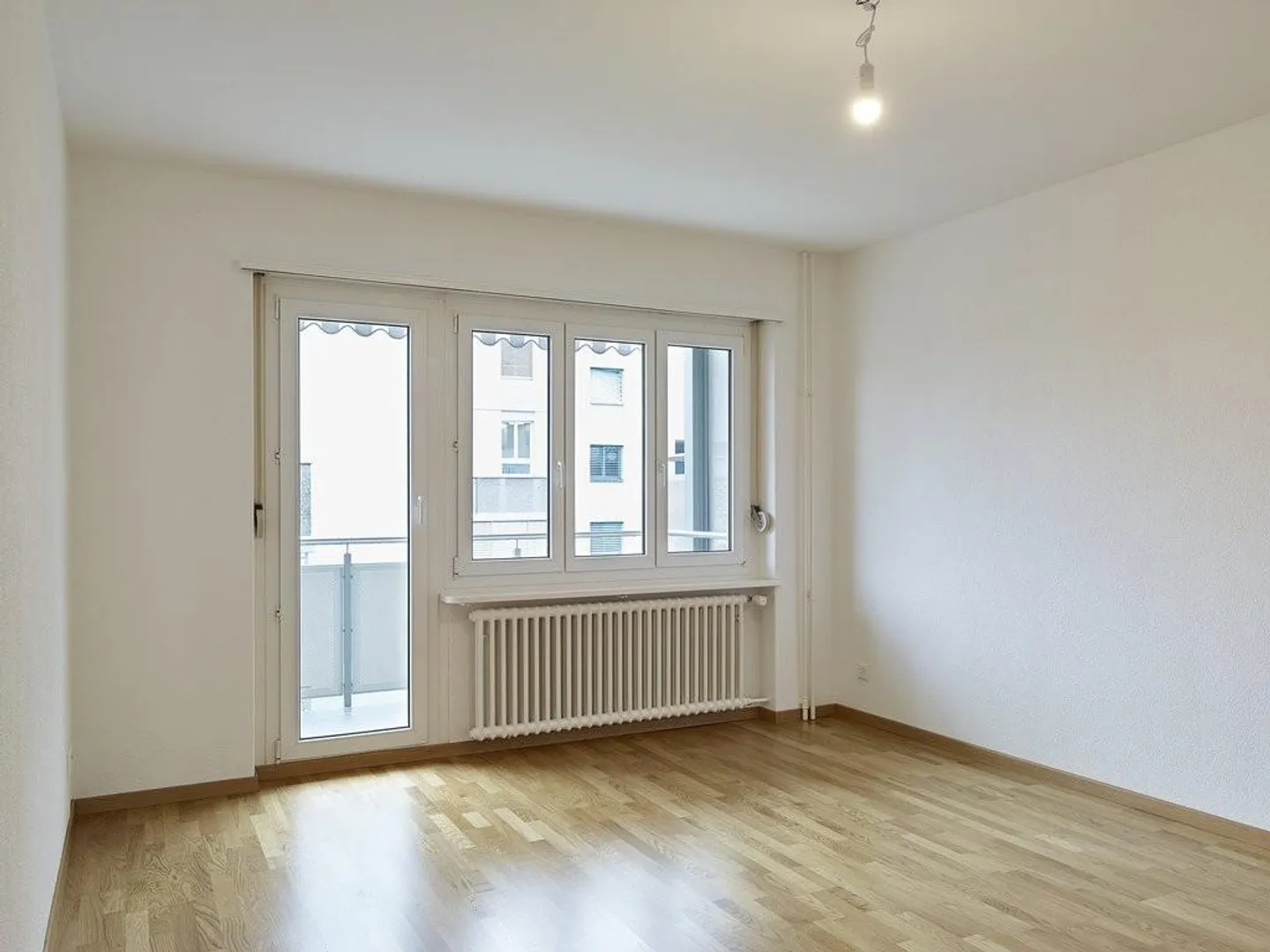 Appartement attrayant de 4 pièces dans un emplacement idéal à Grenchen - Photo 2 sur 9