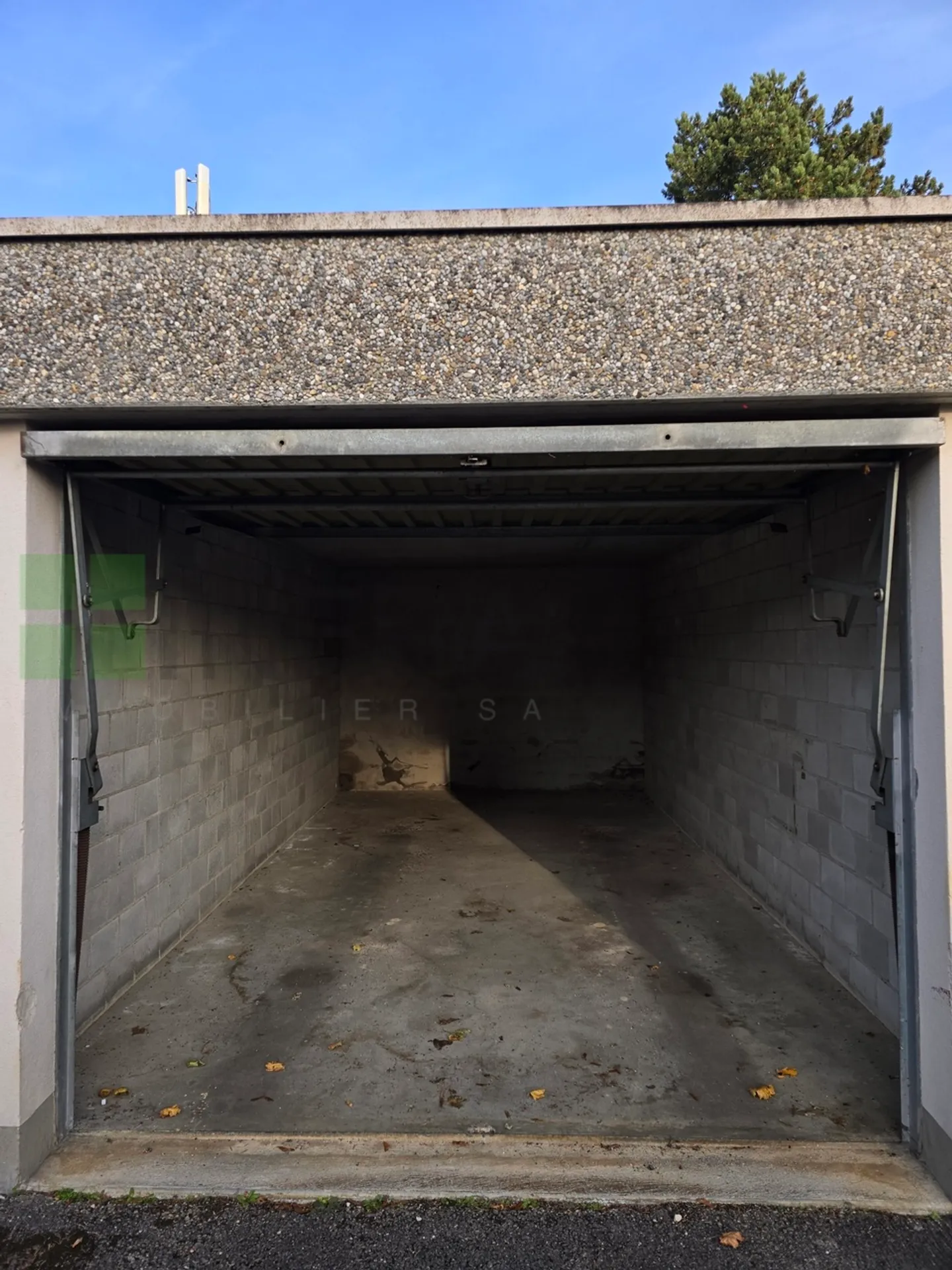 Garage for rent - Photo 3 of 4