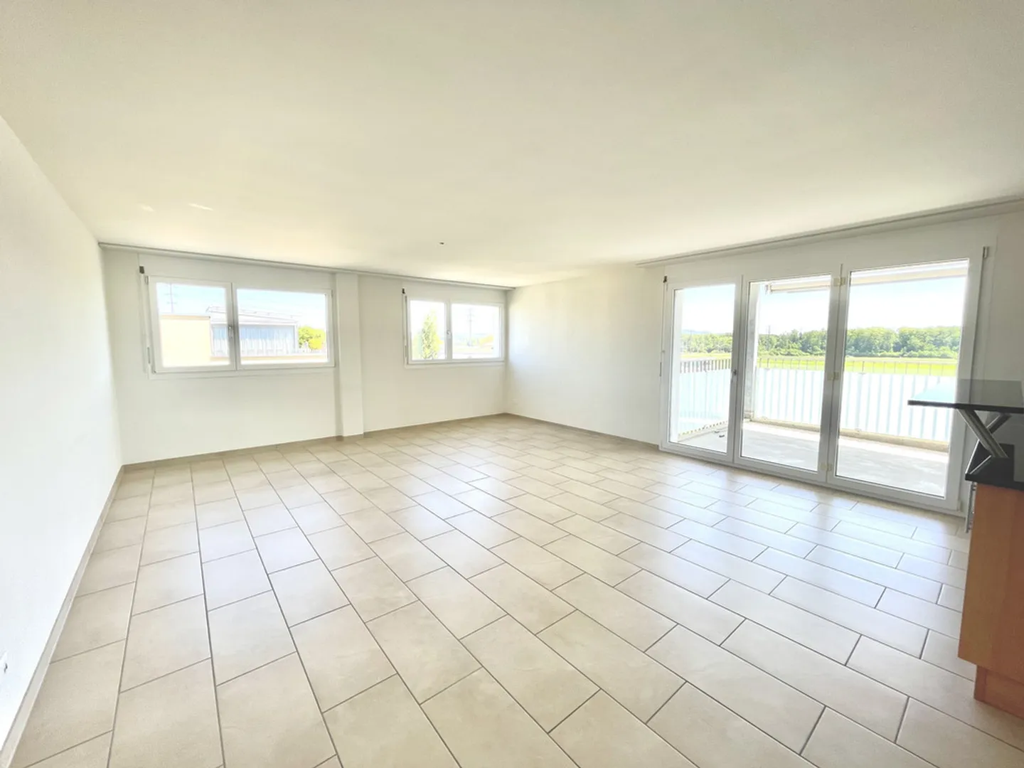 Charming Apartment in Central Location - Photo 3 of 9
