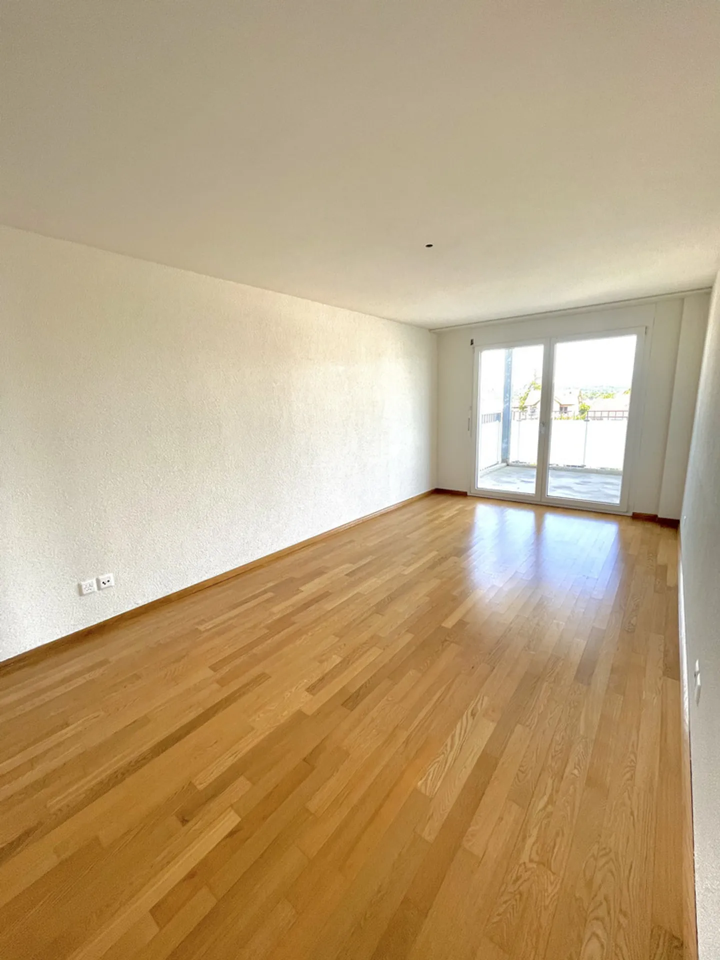 Charming Apartment in Central Location - Photo 7 of 9