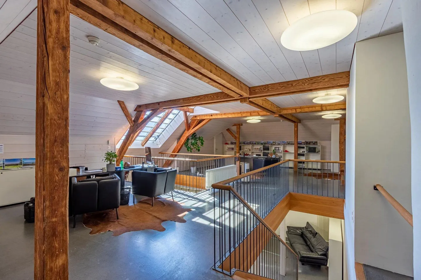 Historical Residential and Commercial Building in Exclusive Location - Photo 14 of 16