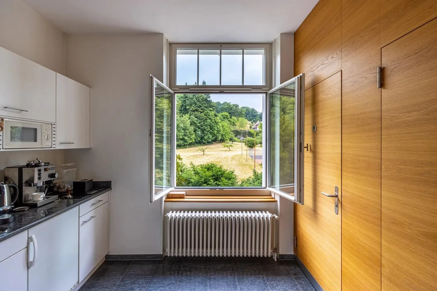 Historical Residential and Commercial Building in Exclusive Location - Photo 15 of 16