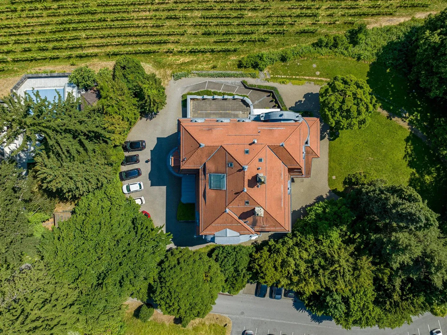 Historical Residential and Commercial Building in Exclusive Location - Photo 3 of 16