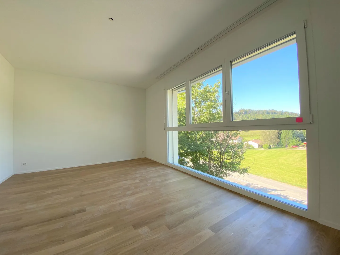 Ampio appartamento di 4,5 stanze al 1° piano con balcone - Foto 3 di 6