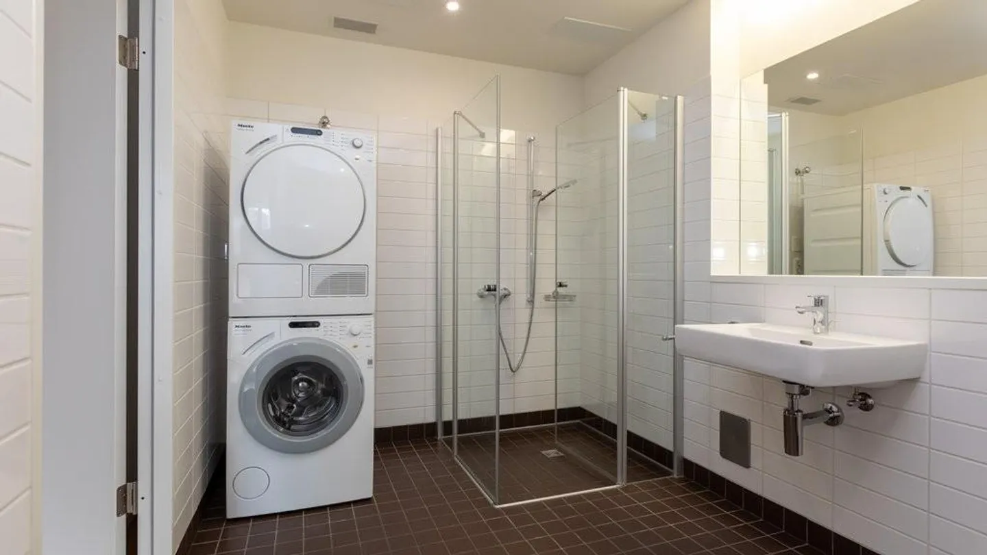 Ampio e bellissimo appartamento di 2,5 stanze in affitto - Foto 8 di 8