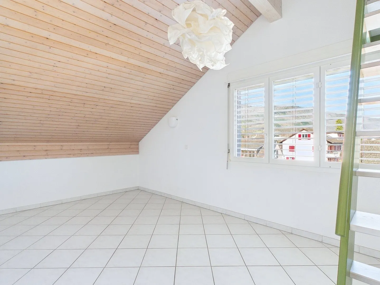 Ottimo appartamento mansardato con galleria aggiuntiva e torre di lavaggio privata - Foto 10 di 12