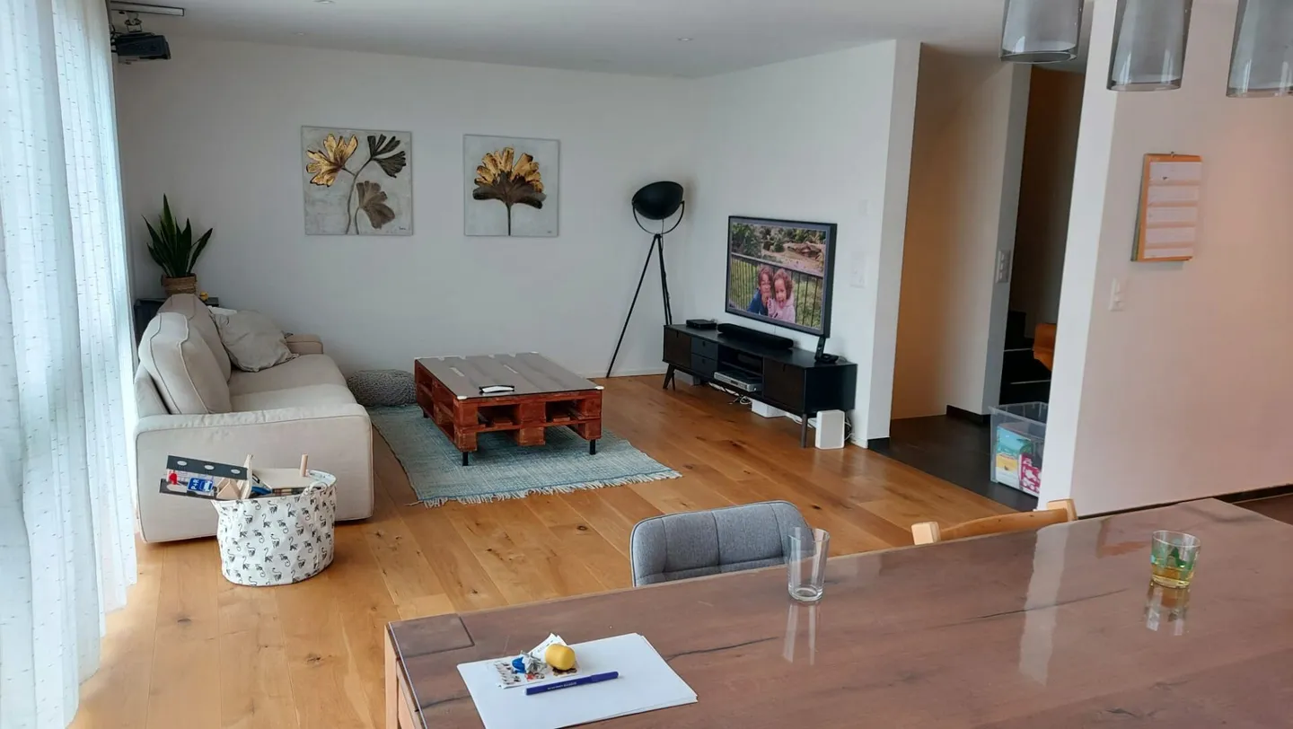 Modernes Doppelhaus in Gelterkinden - Foto 5 von 16