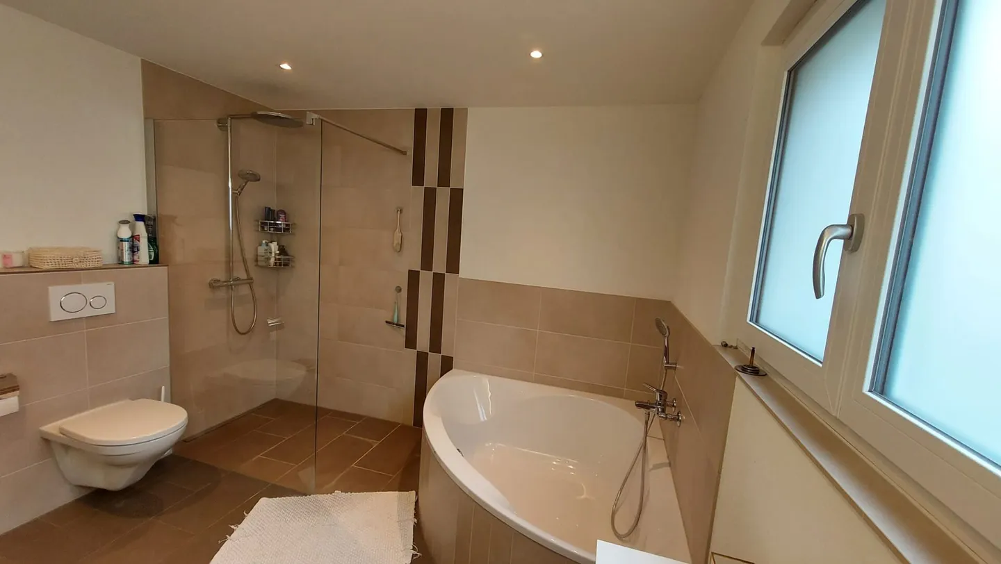 Modernes Doppelhaus in Gelterkinden - Foto 6 von 16