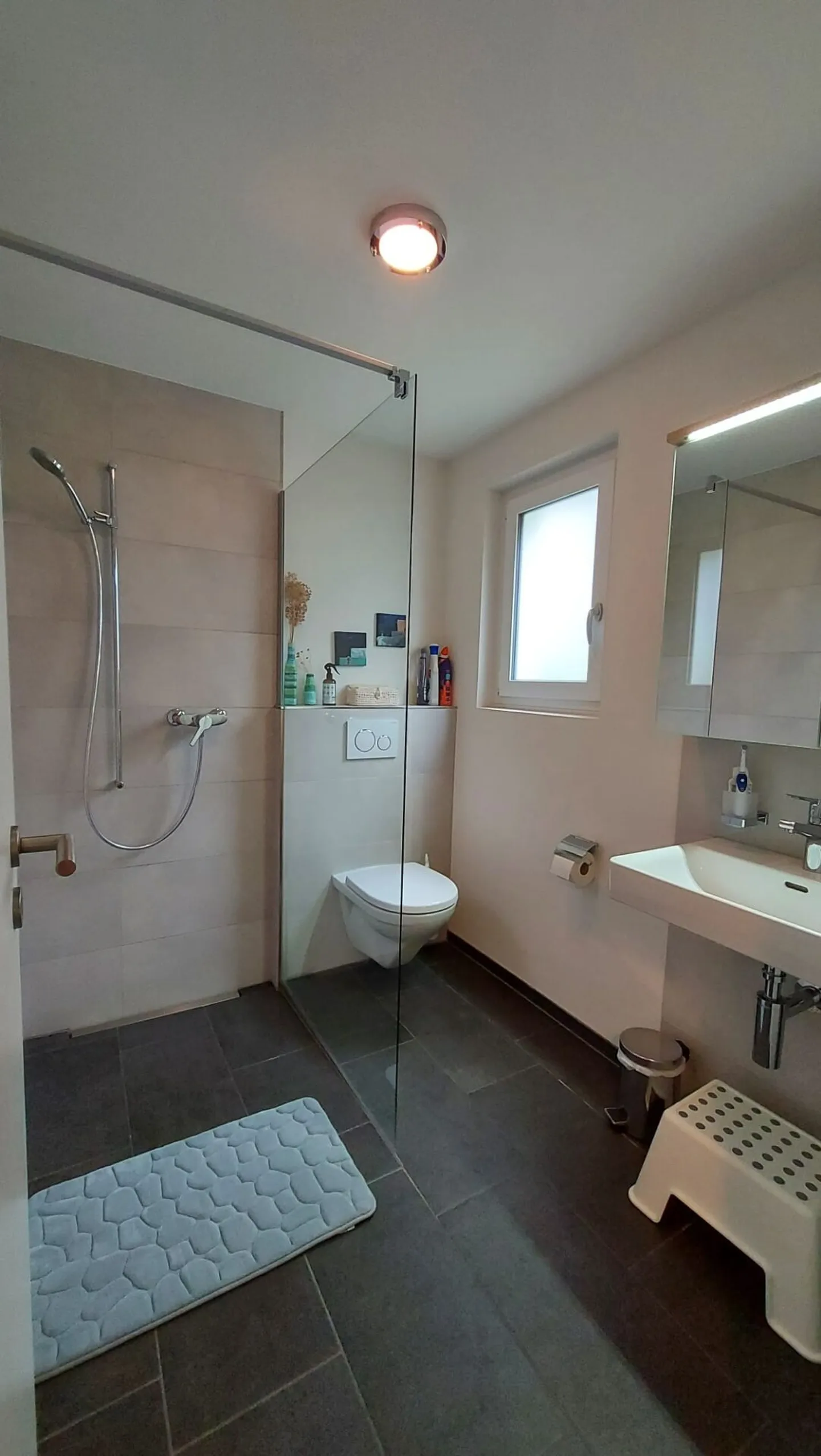 Modernes Doppelhaus in Gelterkinden - Foto 13 von 16