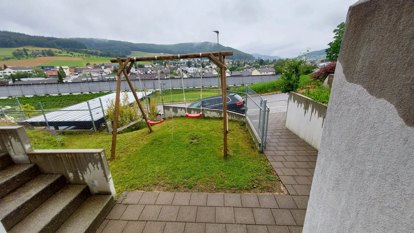 Modernes Doppelhaus in Gelterkinden - Foto 14 von 16