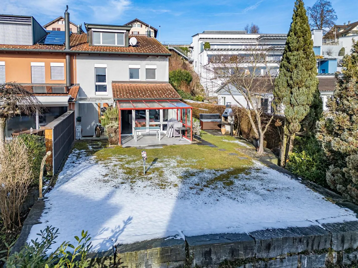 Family-friendly semi-detached house with garden and Rigiblick view - Photo 1 of 9