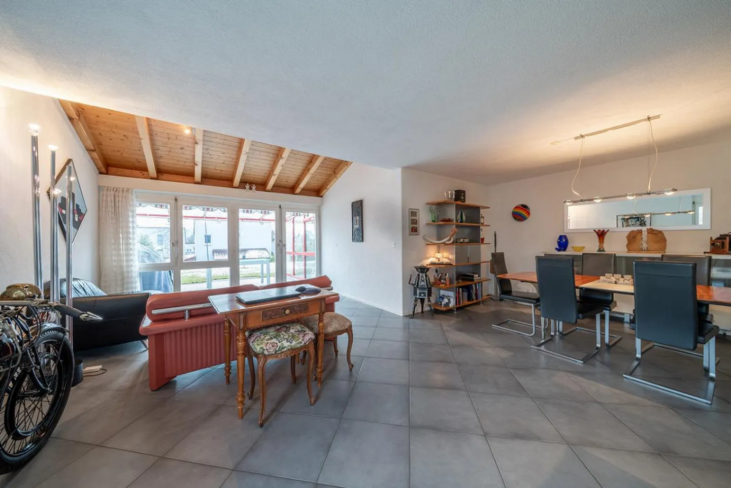 Family-friendly semi-detached house with garden and Rigiblick view - Photo 3 of 9