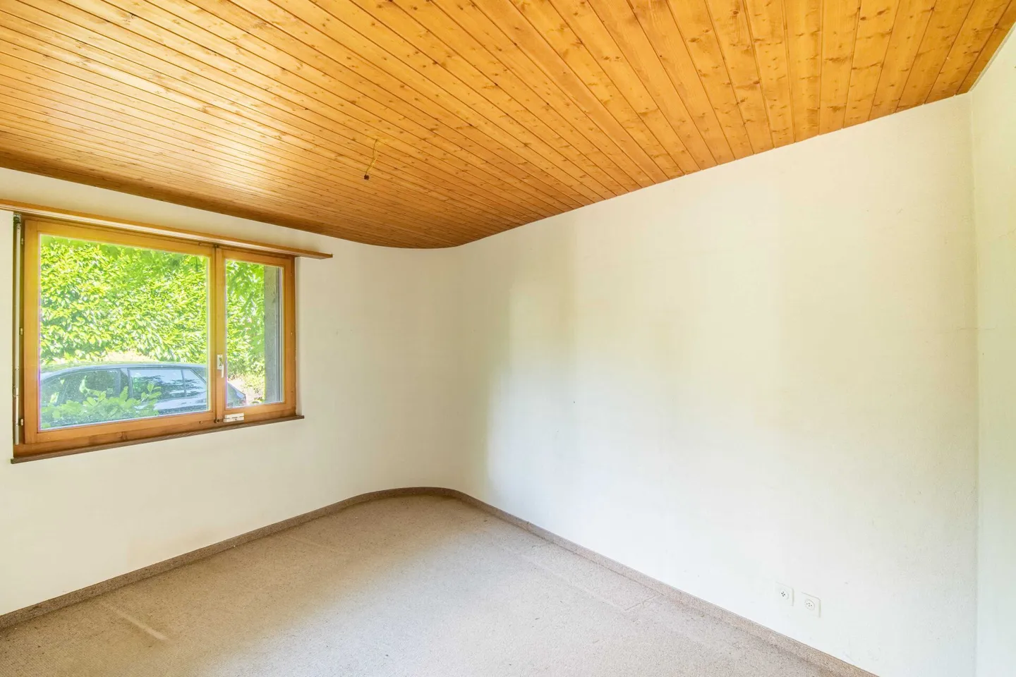 Sanierungsobjekt mit grossem Neu- oder Umbaupotenzial: 5.5-Zimmer  Einfamilienhaus nur 10 Gehminuten vom Bielersee! - Photo 7 sur 11