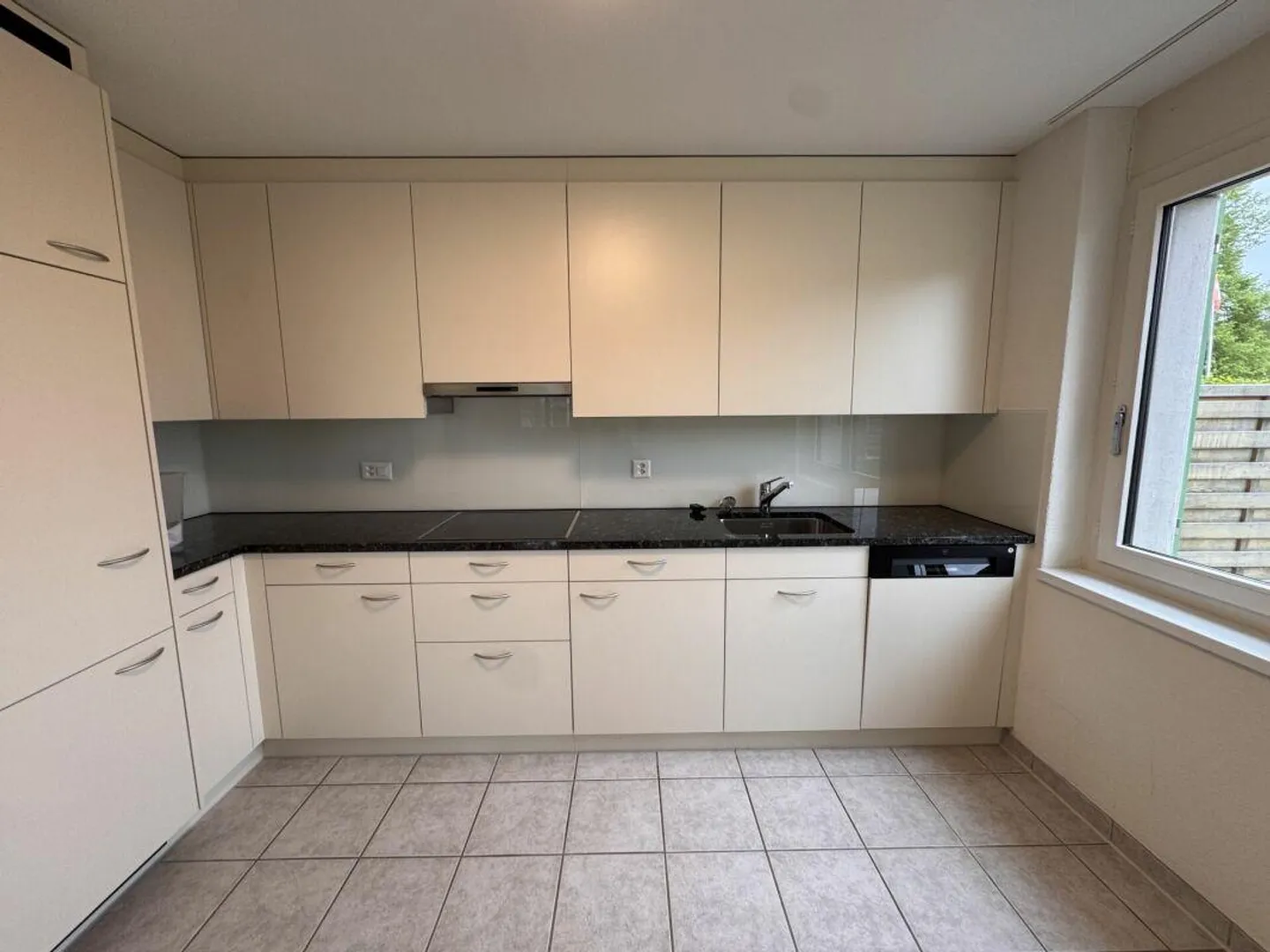 Appartement 3.5 pièces confortable dans un endroit calme - Photo 3 sur 12