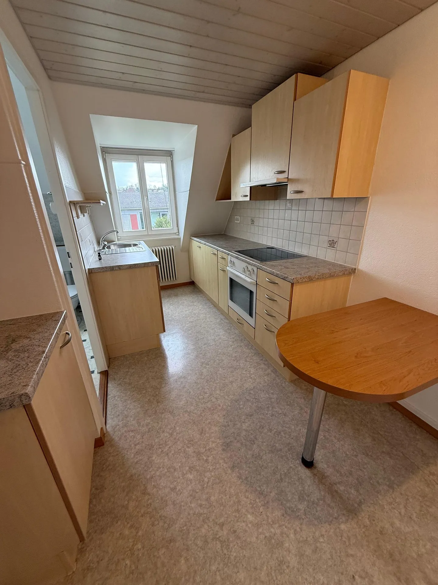 Bright Attic Apartment - Photo 2 of 10