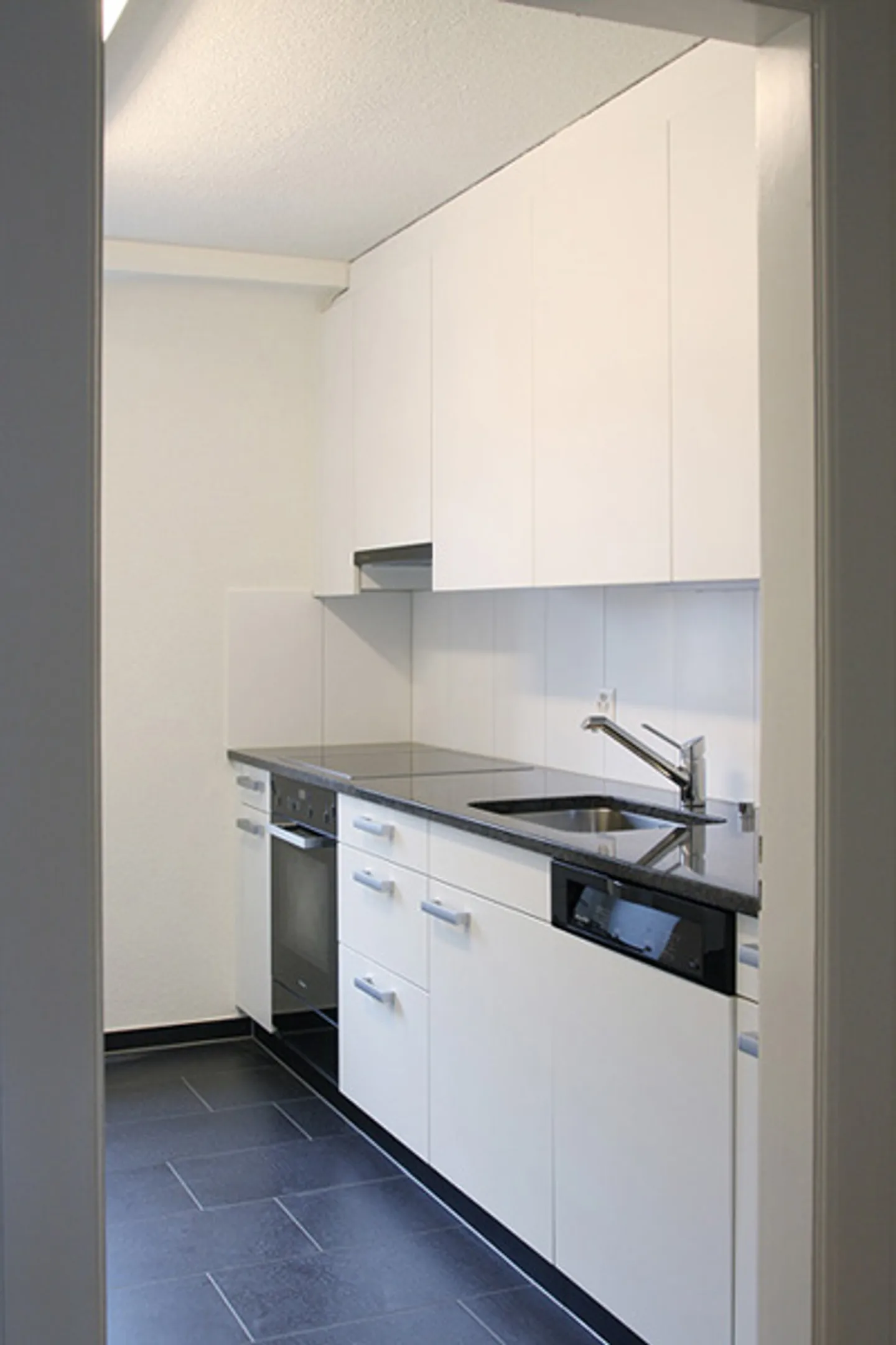 Great old-style apartment with charm - in popular Zurich-Wollishofen! - Photo 5 of 6