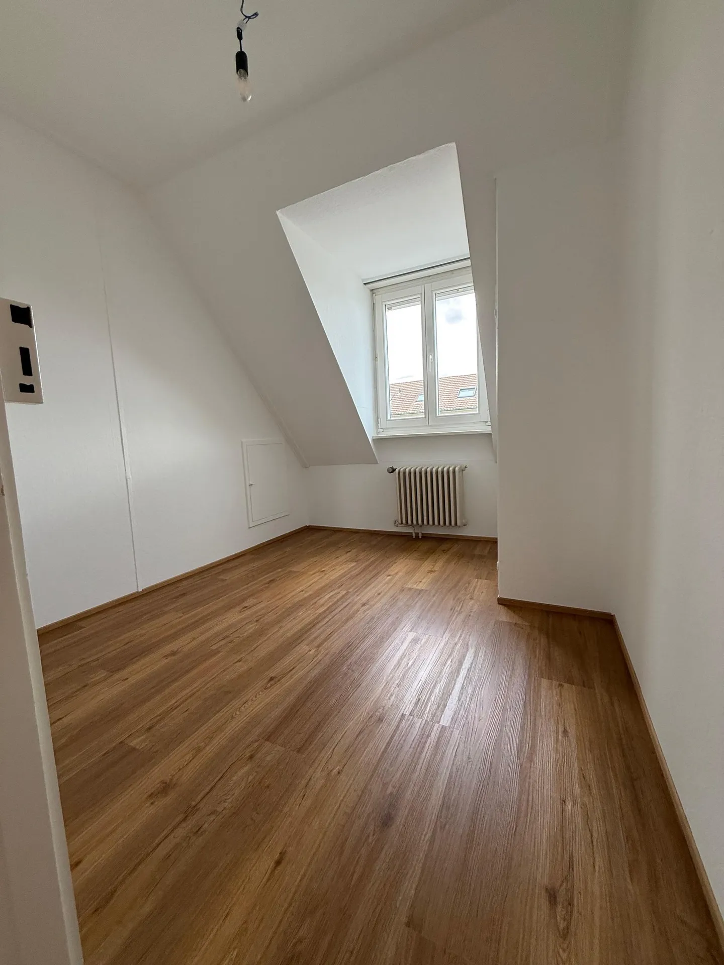 Bright Attic Apartment - Photo 8 of 10